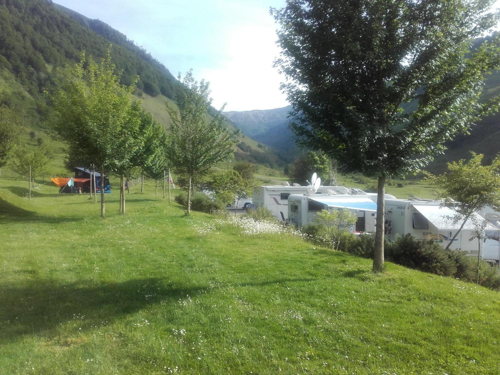 Accous Gite De Montagne Du Plateau De Lhers- Accueil Randonneurs מראה חיצוני תמונה